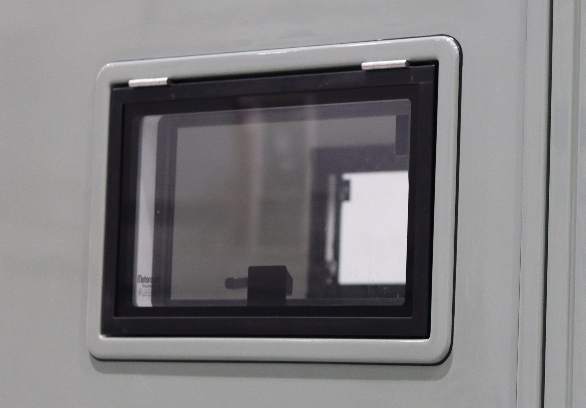 Size D 565 x 295mm Evolution Window (SKU 2767)