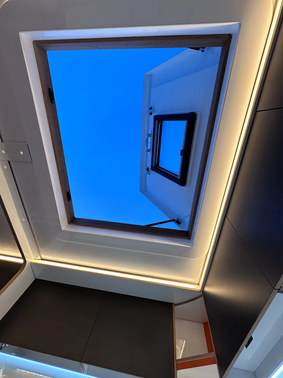Motorcraft Sky Hatch - 1000 x 850mm